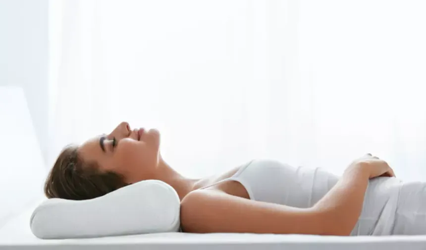 Yanlış yatak ve yastık seçimi sessiz tehlike: Omurga sağlığını bozuyor