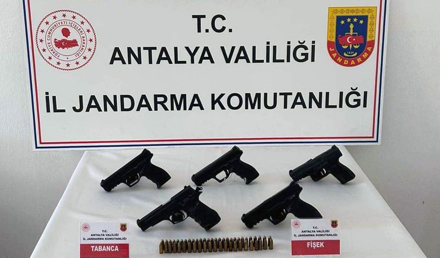 Gazipaşa'da şok yol uygulamasında 5 tabanca ele geçirildi
