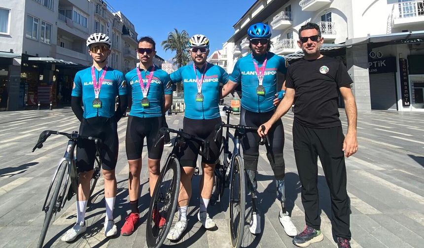 Alanyasporlu bisikletçilerden gururlandıran başarı