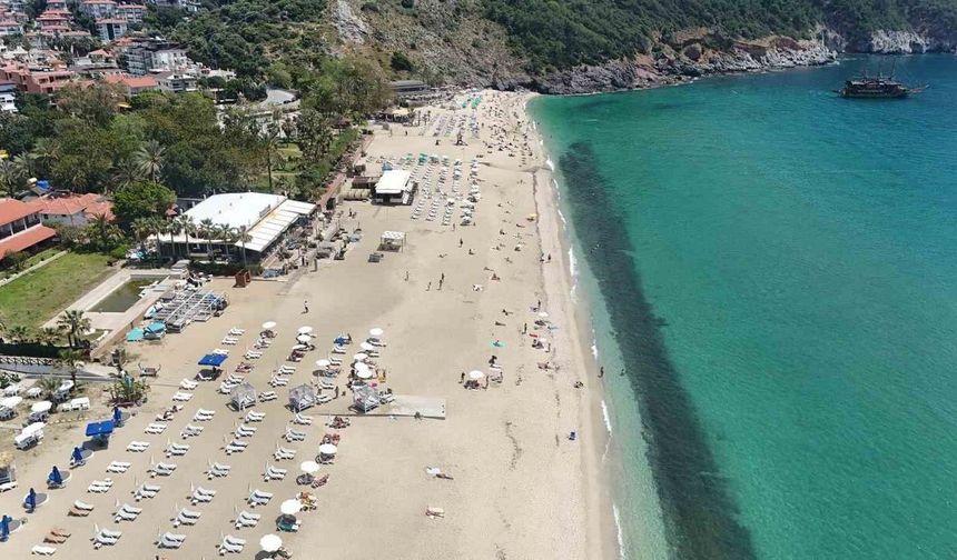 Alanya sahillerinde 25 derece sıcaklık yoğunluğu