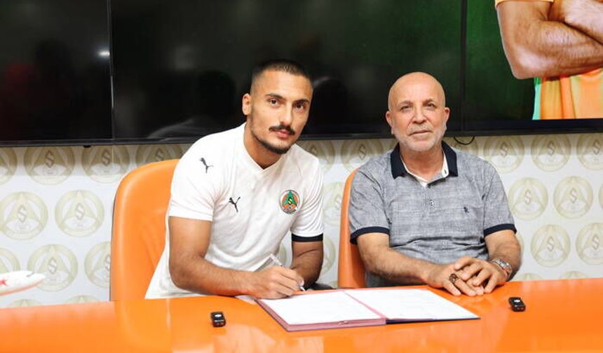 Alanyaspor'un dikkat çeken oyuncusu şampiyonun kadrajında