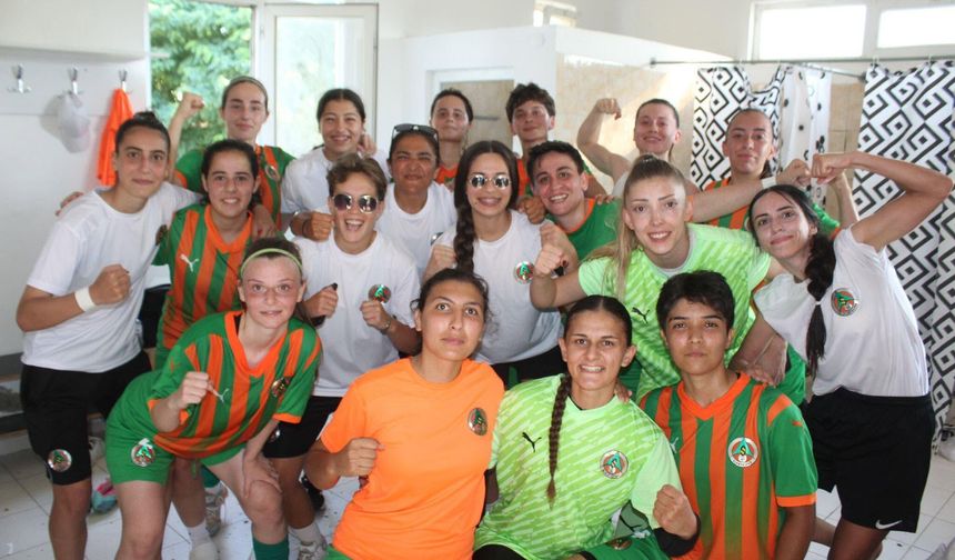 Corendon Alanyaspor kadın futbol takımından gol şovu: 13-0