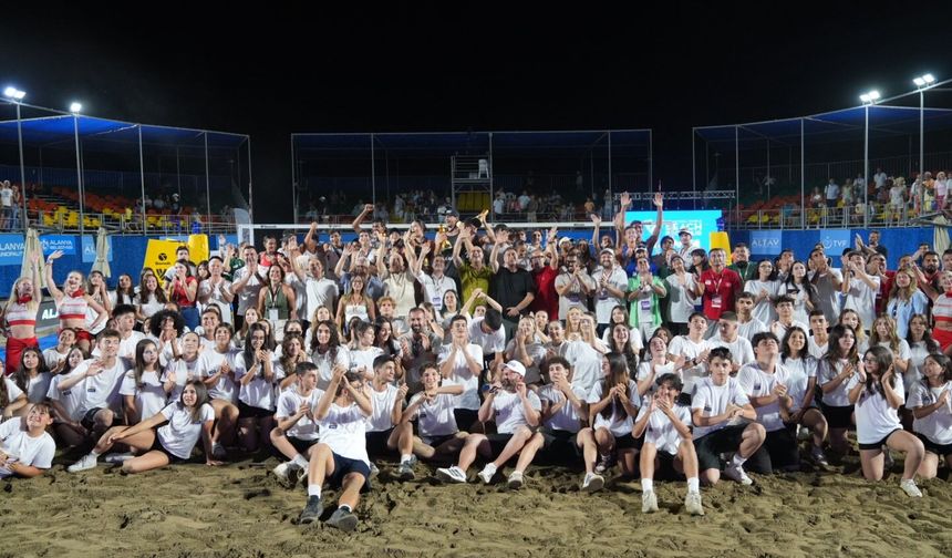 Alanya’da nefes kesen final: Şampiyonlar kupalarına kavuştu