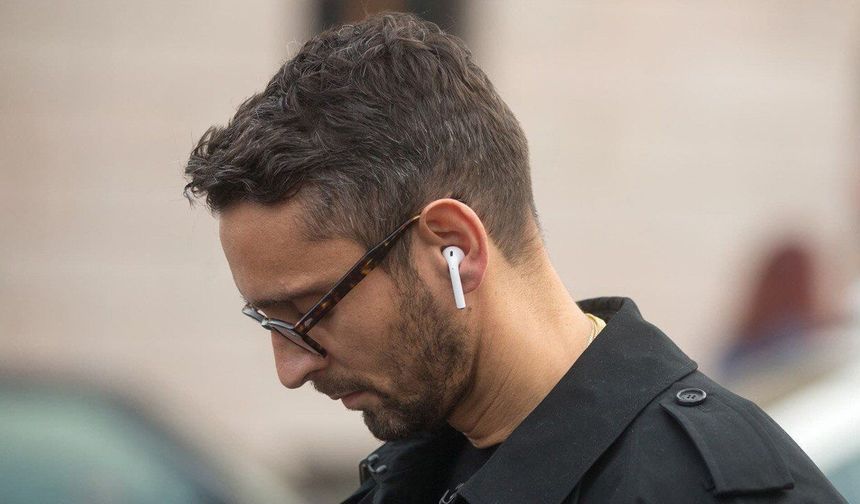 Apple'ın yapay zeka odaklı kameralı AirPods'u ertelendi