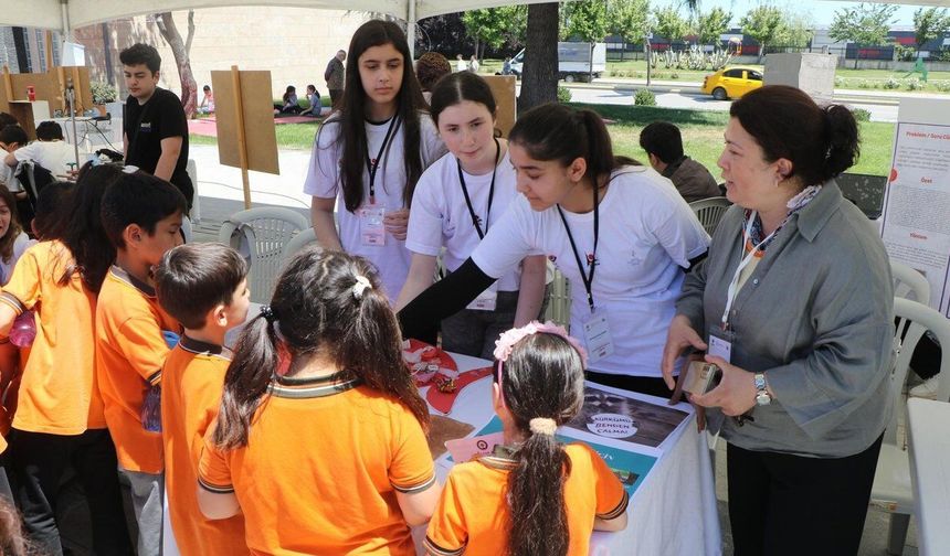 Samsun'da öğrenciler hurma çekirdeğinden vegan deri üretti