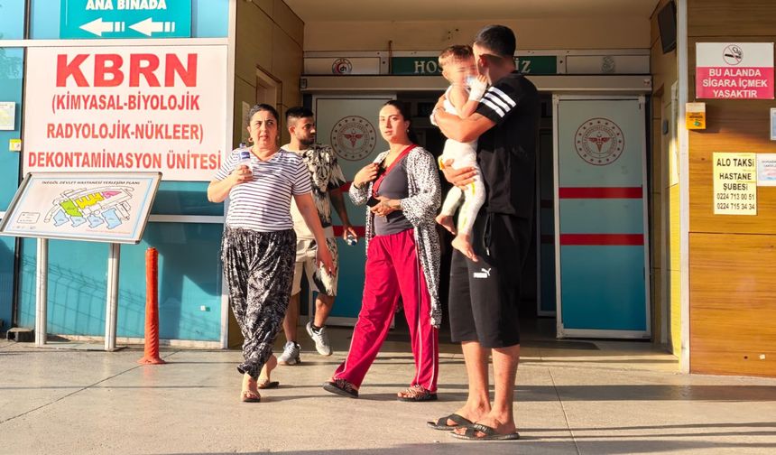 2 yaşındaki çocuk mangaldaki ateşe düştü