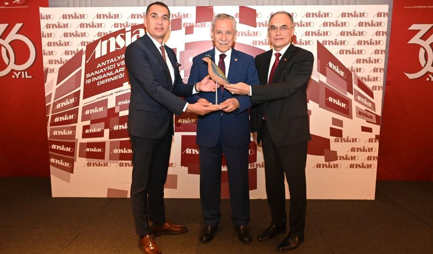 Arınç’tan Antalya’da 'Demokrasi ve hukuk' vurgusu