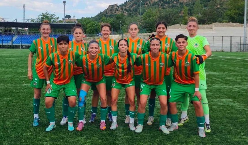Corendon Alanyaspor kadın futbol takımı Play-Off'a çeyrek finalde veda etti