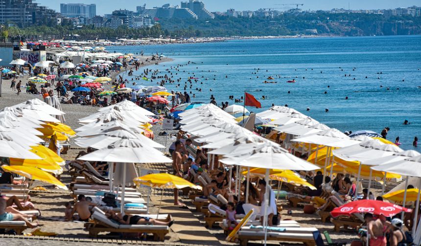 Antalya Büyükşehir Belediyesi'nde bir tutuklama daha! Gençlik Merkezi Sorumlusu cezaevine gönderildi