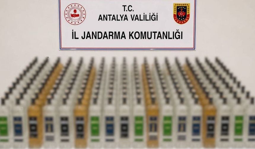 Alanya ve Manavgat'ta 208 litre kaçak içki ele geçirildi