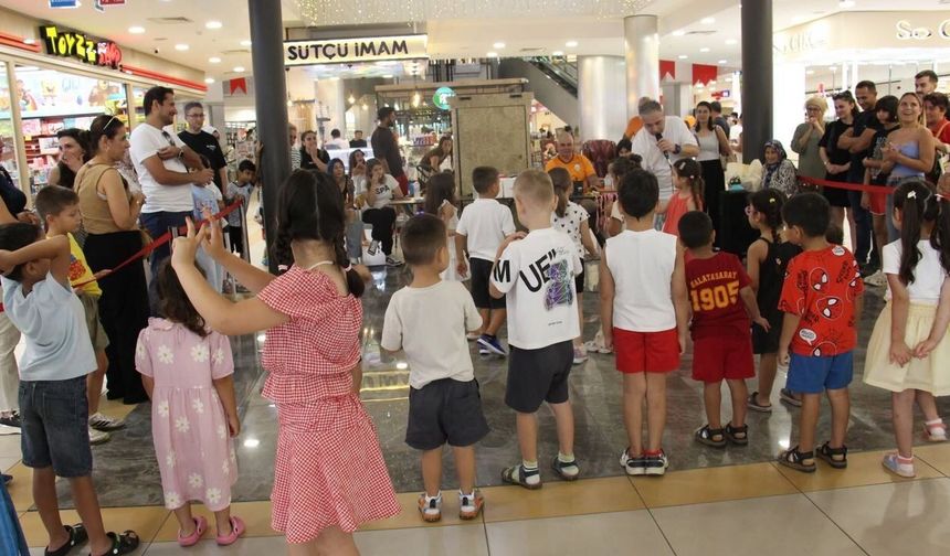 Alanyum AVM'deki çocuk etkinliği ailelerden tam not aldı