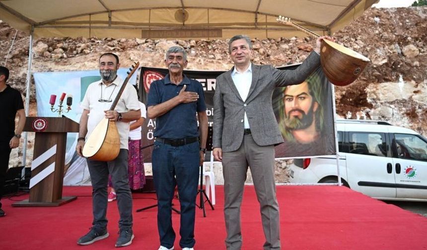 Kepez'deki aşure programında yeni cemevi duyurusu