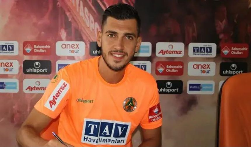 Alanyaspor’un eski yıldızı Ceyhun Gülselam futbolu bıraktı