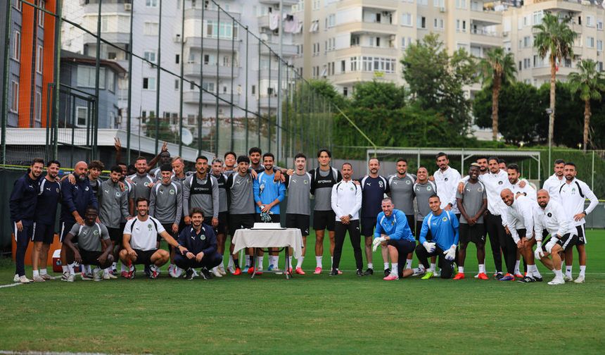 Alanyaspor'da Fenerbahçe mesaisi başladı! Dev maç öncesi sürpriz kutlama