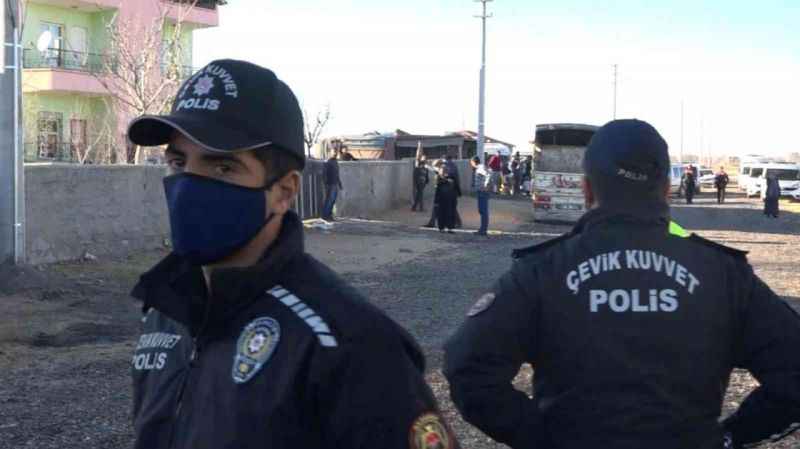 Köpek yumurtaları yedi, tüfek, taş ve sopalar konuştu! 3 yaralı