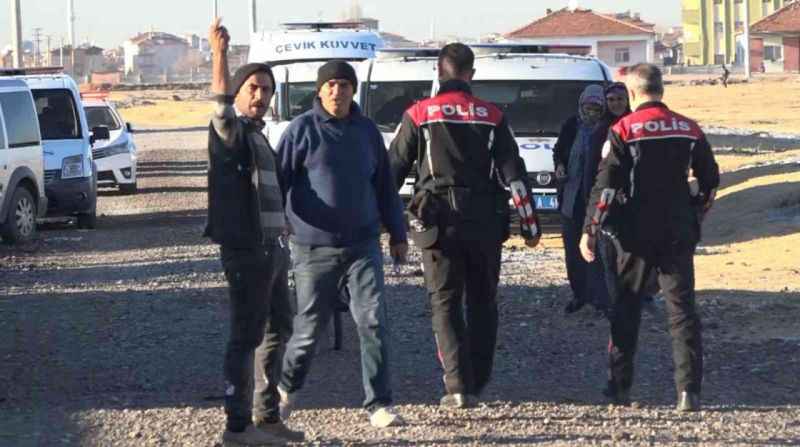 Köpek yumurtaları yedi, tüfek, taş ve sopalar konuştu! 3 yaralı