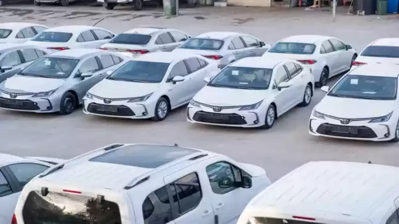 <figure class="infinitegallery-picture-container ">
<figcaption class="lower divider">
<div class="text-container ">
<p class="description">. Alış ve satışlarda ise yoğunluk olduğunu ifade eden galericiler, araç almayı düşünen vatandaşların bayrama kadar alışverişini yapmasını tavsiye etti.</p>
</div>
</figcaption>
</figure>
<figure class="infinitegallery-picture-container ">
<div class="upper check-in-view passed" data-count="4" data-count-total="8">
<div class="_picture"></div>
</div>
</figure>