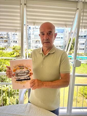 81 il ve Alanya'nın yöresel lezzetleri kitap oldu