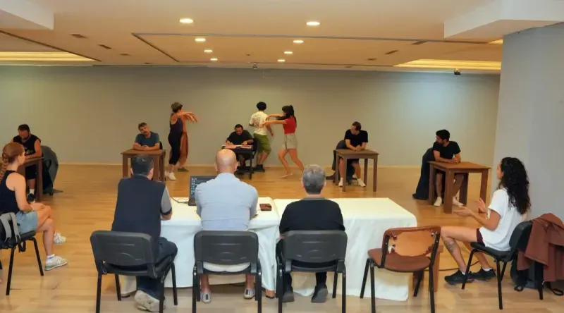 Alanya Belediye Tiyatrosu’ndan yeni sezonun ilk prömiyeri: “Palto”