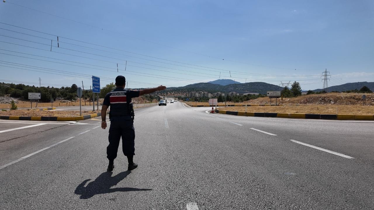 Yola çıkacaklara uyarı: Antalya-Konya arası trafiğe kapatıldı