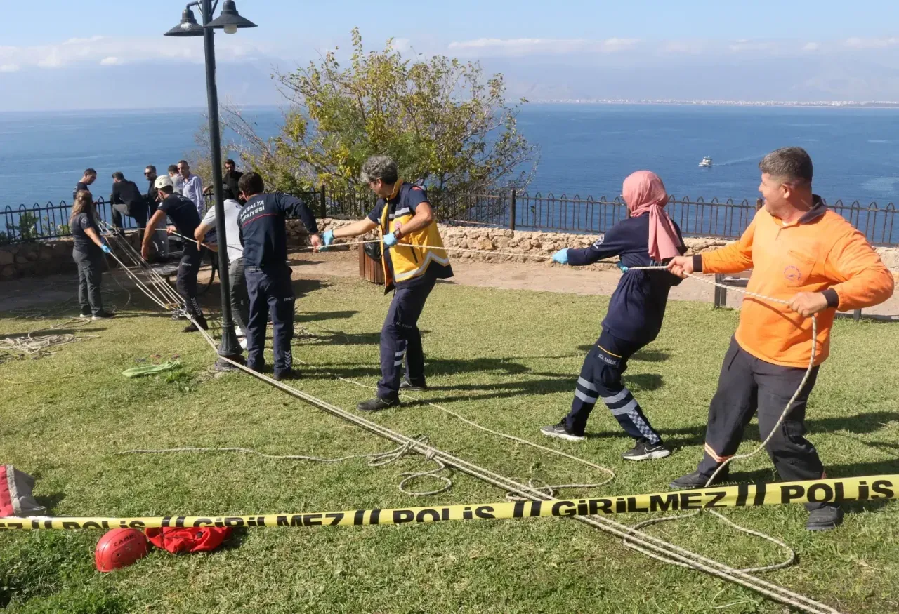 Antalya'da otel çalışanının falezlerde cansız bedeni bulundu