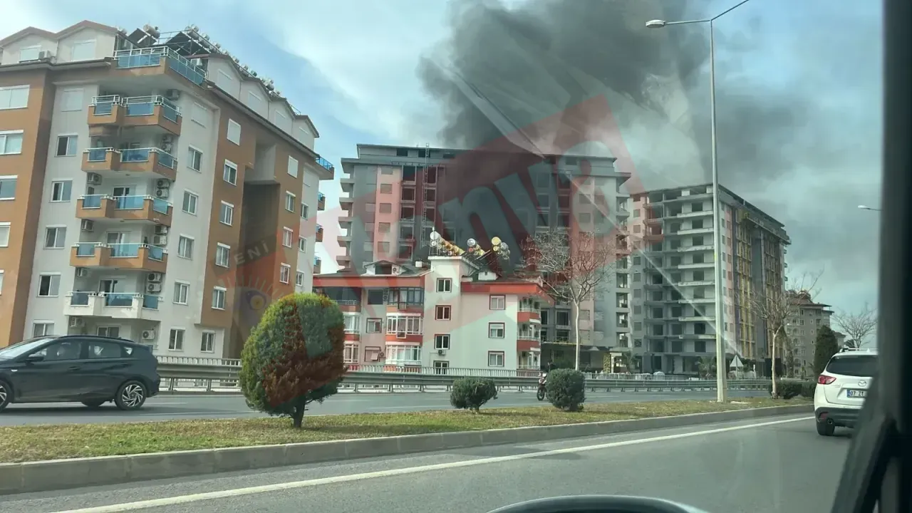 Alanya'da yangın paniği! Aynı otel inşaatı bir kez daha alevlere teslim oldu