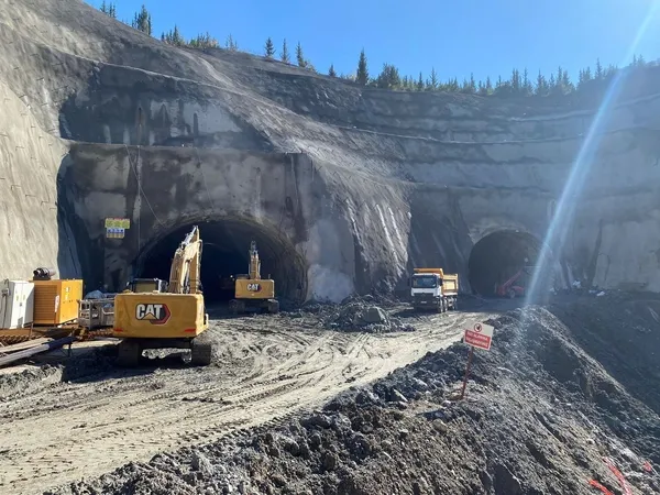 İlk tünelde ışık göründü