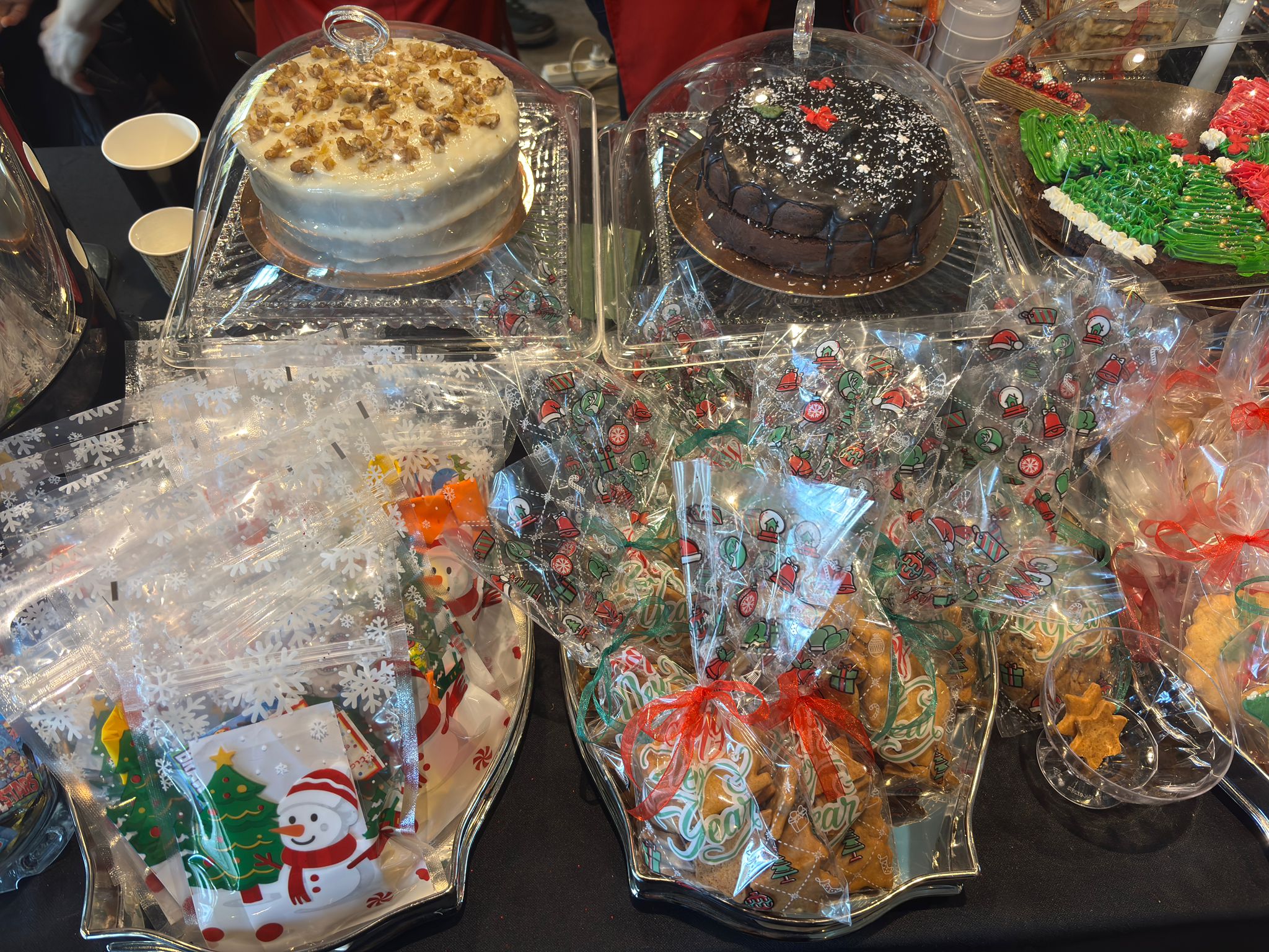 Yeni Yıl temalı kurabiye ve pastalarda festival standlarında alıcılarını bekledi