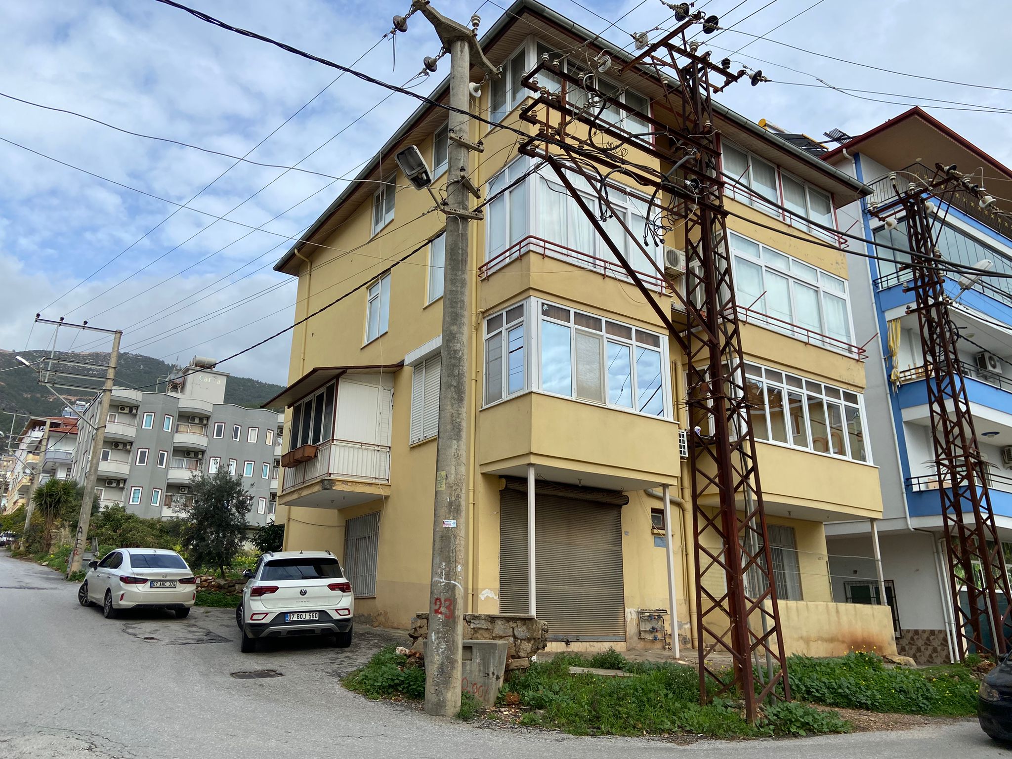 5B085134 6C3D 4232 B3Da B4D5F94Ab177