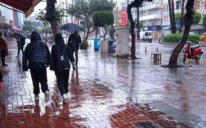 Alanya'da kesintisiz sağanak alarmı! Kaç gün sürecek?