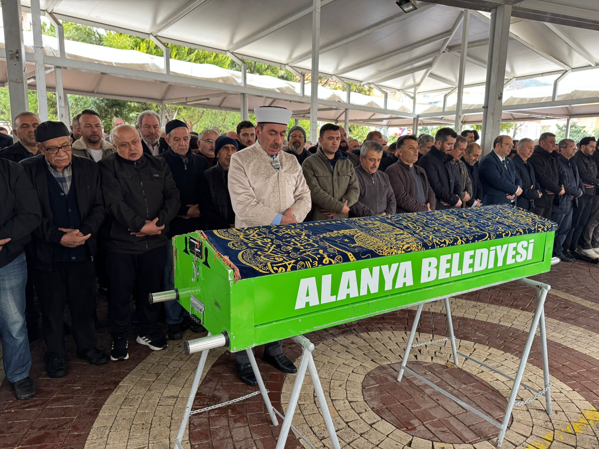 Yenialp, son yolculuğuna uğurlandı