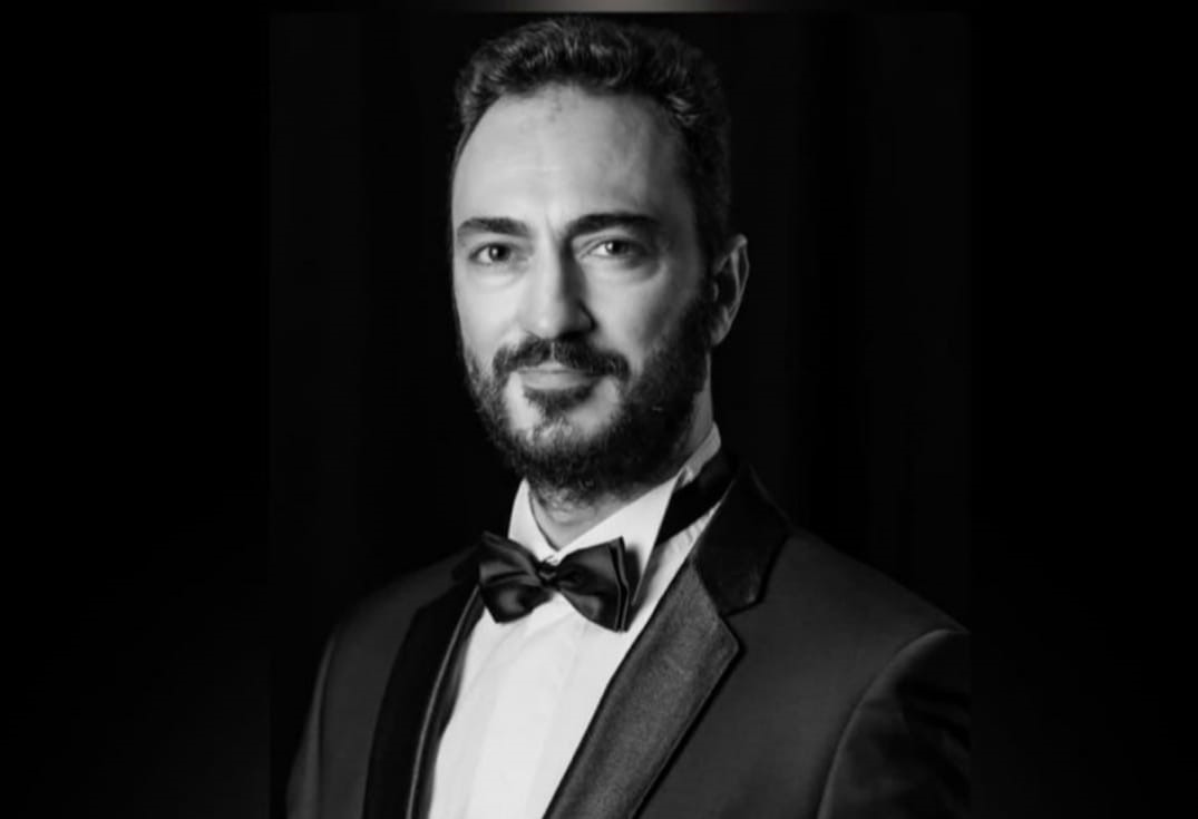 Balkondan düşen sanatçı hayatını kaybetti