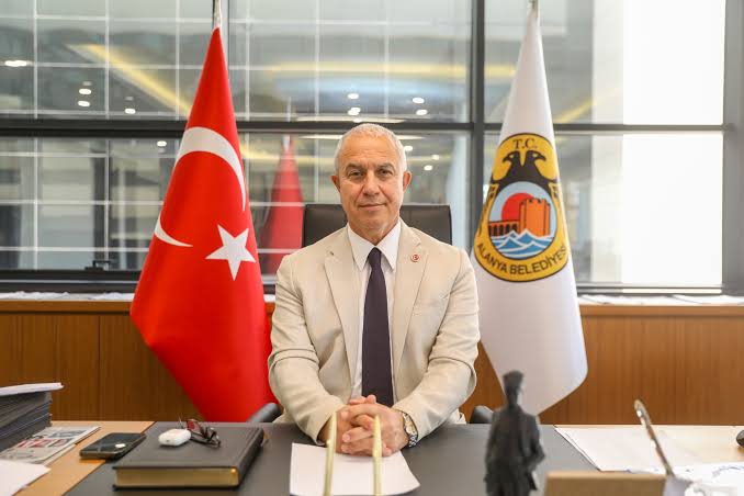 Başkan Özçelik "çantacı istemiyorum" dedi: Esnaftan destek yağdı