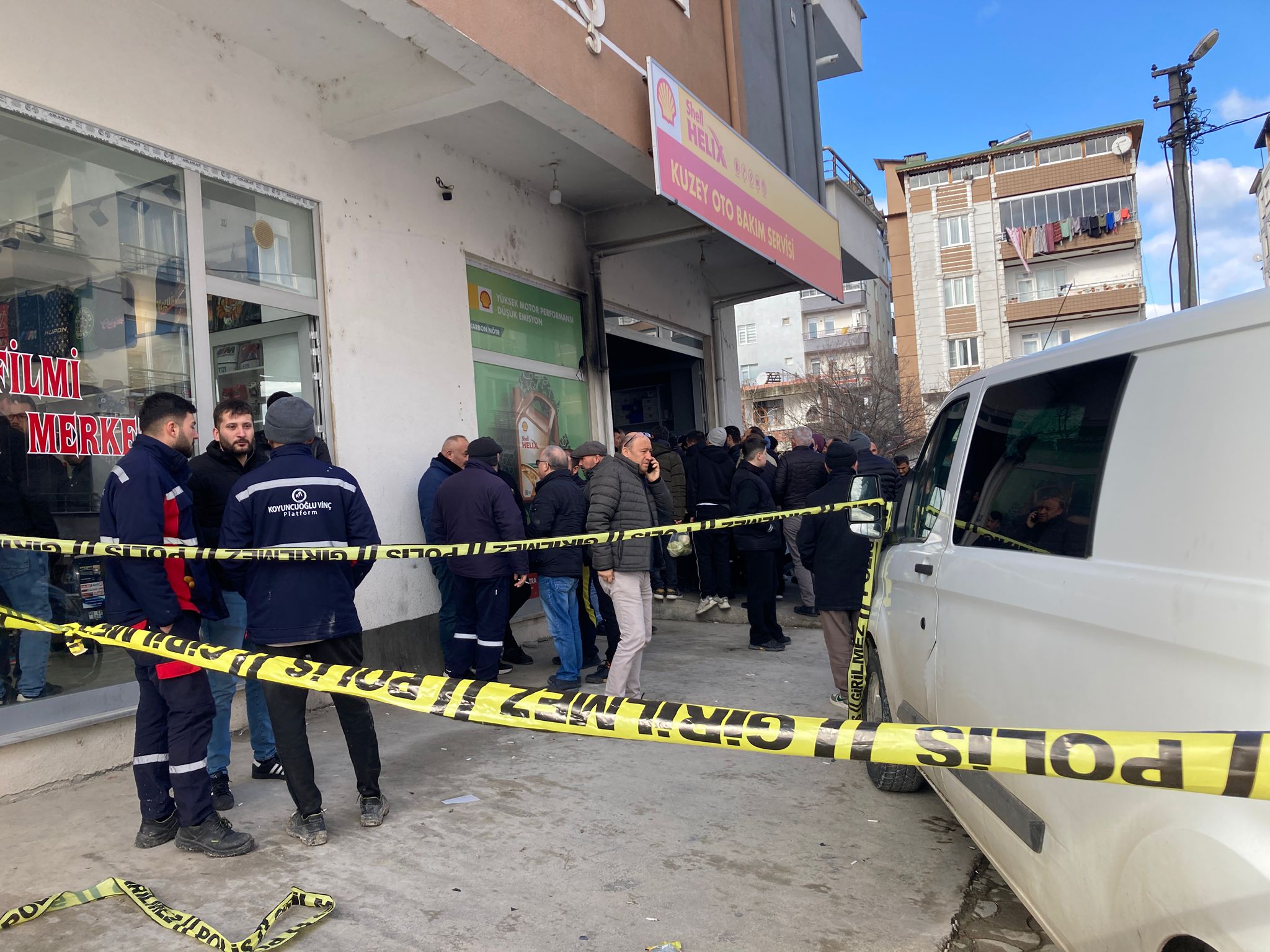 İki arkadaş, iş yerinde ölü bulundu