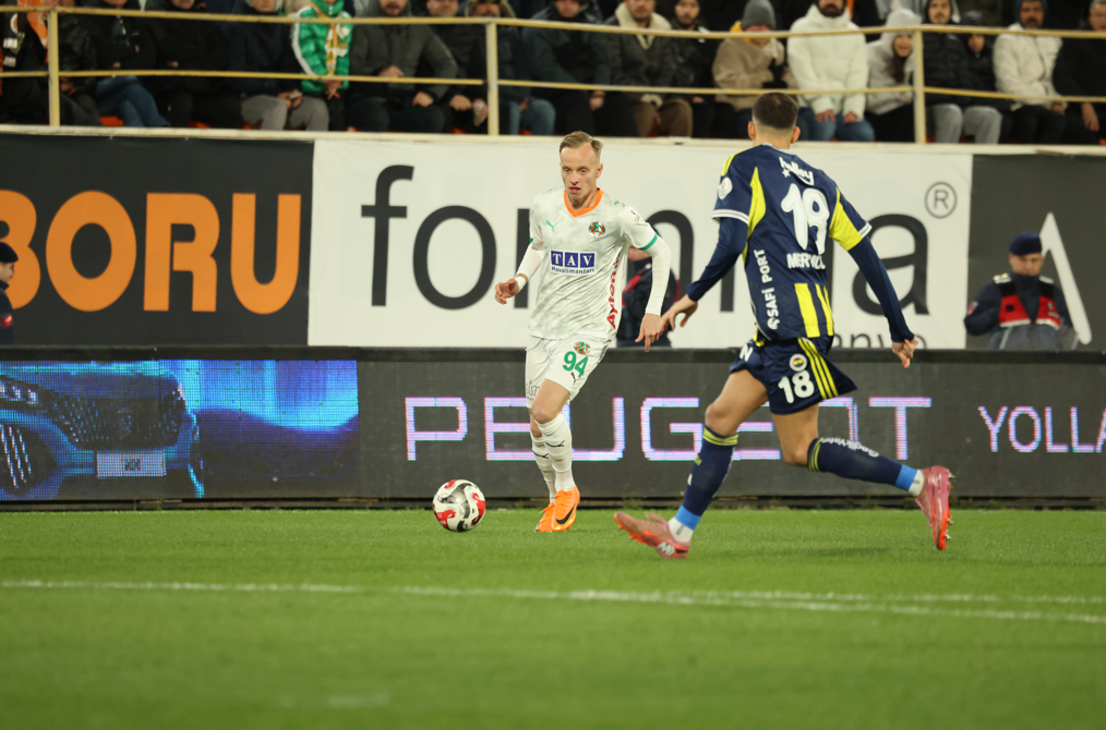 Mahsur kaldılar! Fenerbahçe'ye Alanya'da darbe üstüne darbe