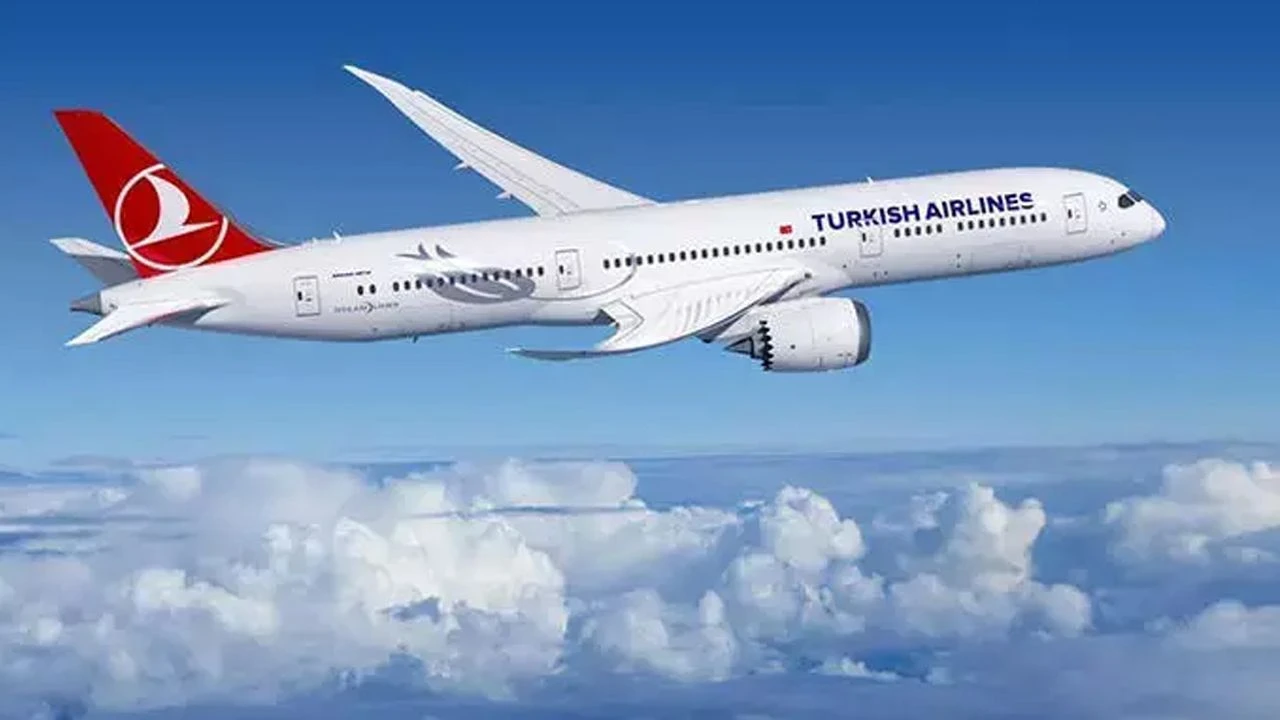 Son dakika - Gündeme oturan THY uçağı sorunsuz indi