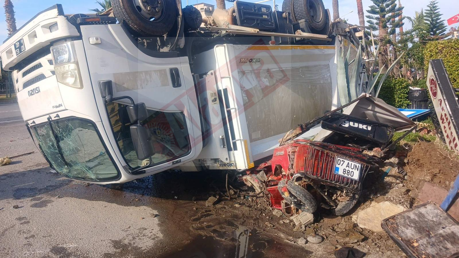 Son dakika! Alanya'da korkunç kaza: TIR ve çöp kamyonu birbirine girdi