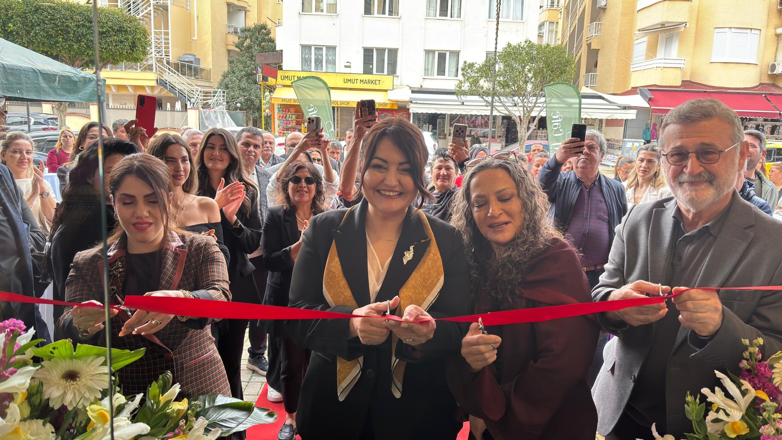 D044A2F3 4Bcb 4C4C B1C0 66E544D549Fa-1