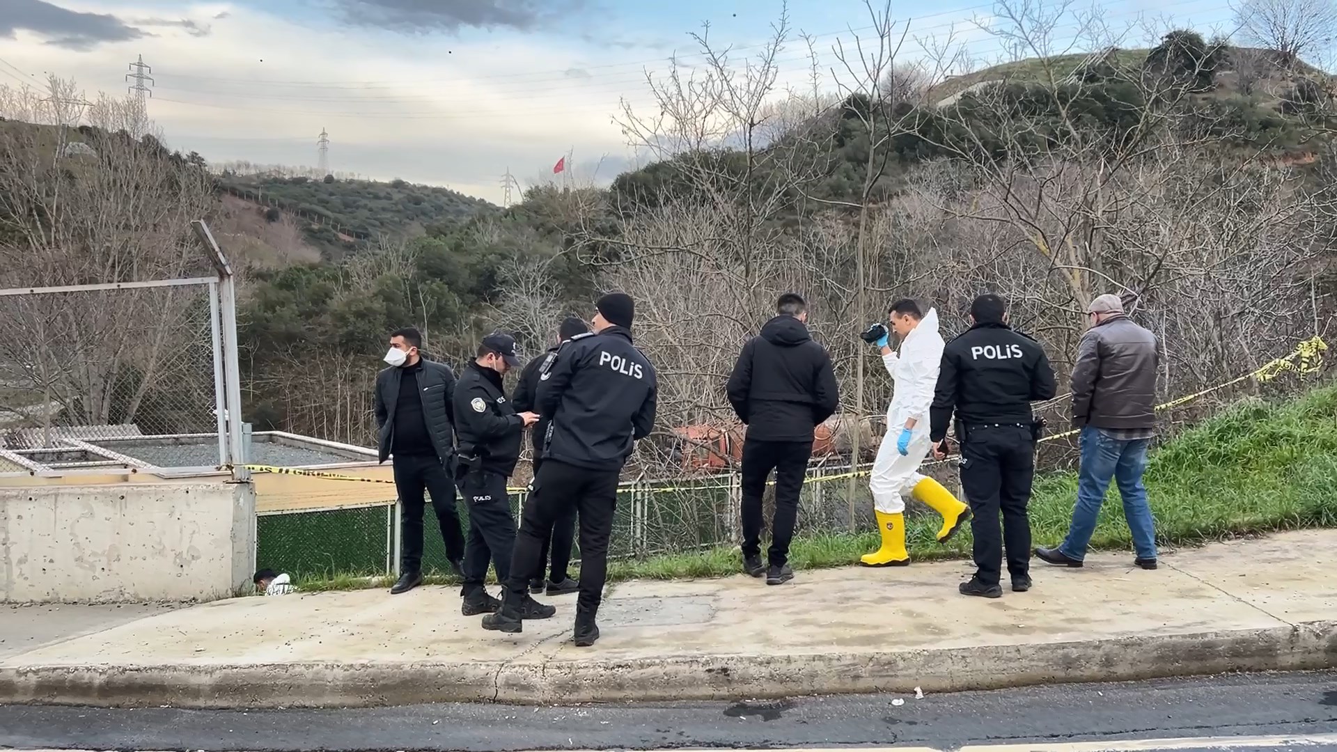 Sokağın ortasında bir erkeğe ait cansız beden bulundu