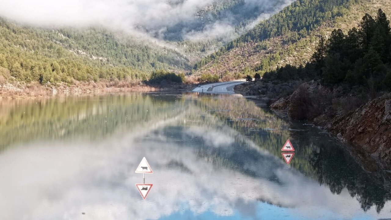 Antalya Konya Yolu Sular Altinda Kaldi