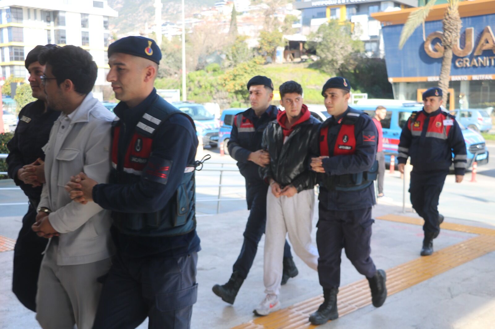 Alanya’da siber dolandırıcılık operasyonu: 6 tutuklama