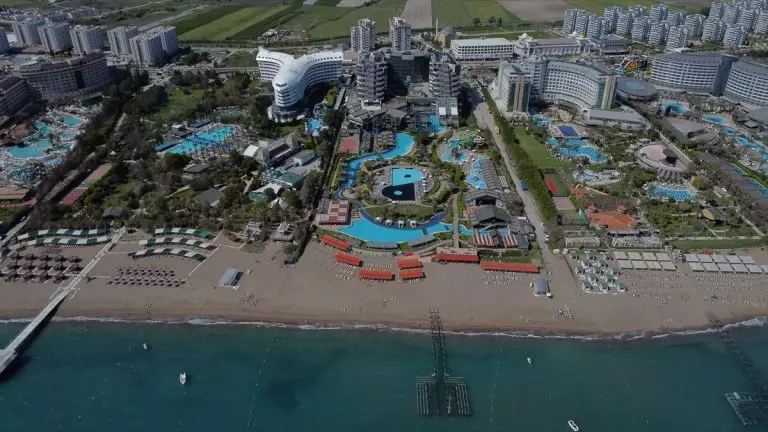 A A 20260417 41129248 41129243 A N T A L Y A Y A G E L E N Y A B A N C I T U R I S T S A Y I S I 1 M I L Y O N 250 B I N I G E C T I 768X432