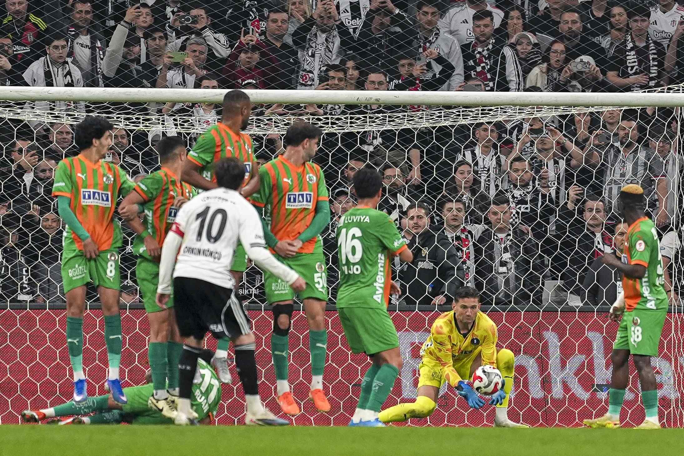 Aa 20260423 41194306 41194303 Besiktas Corendon Alanyaspor (1)