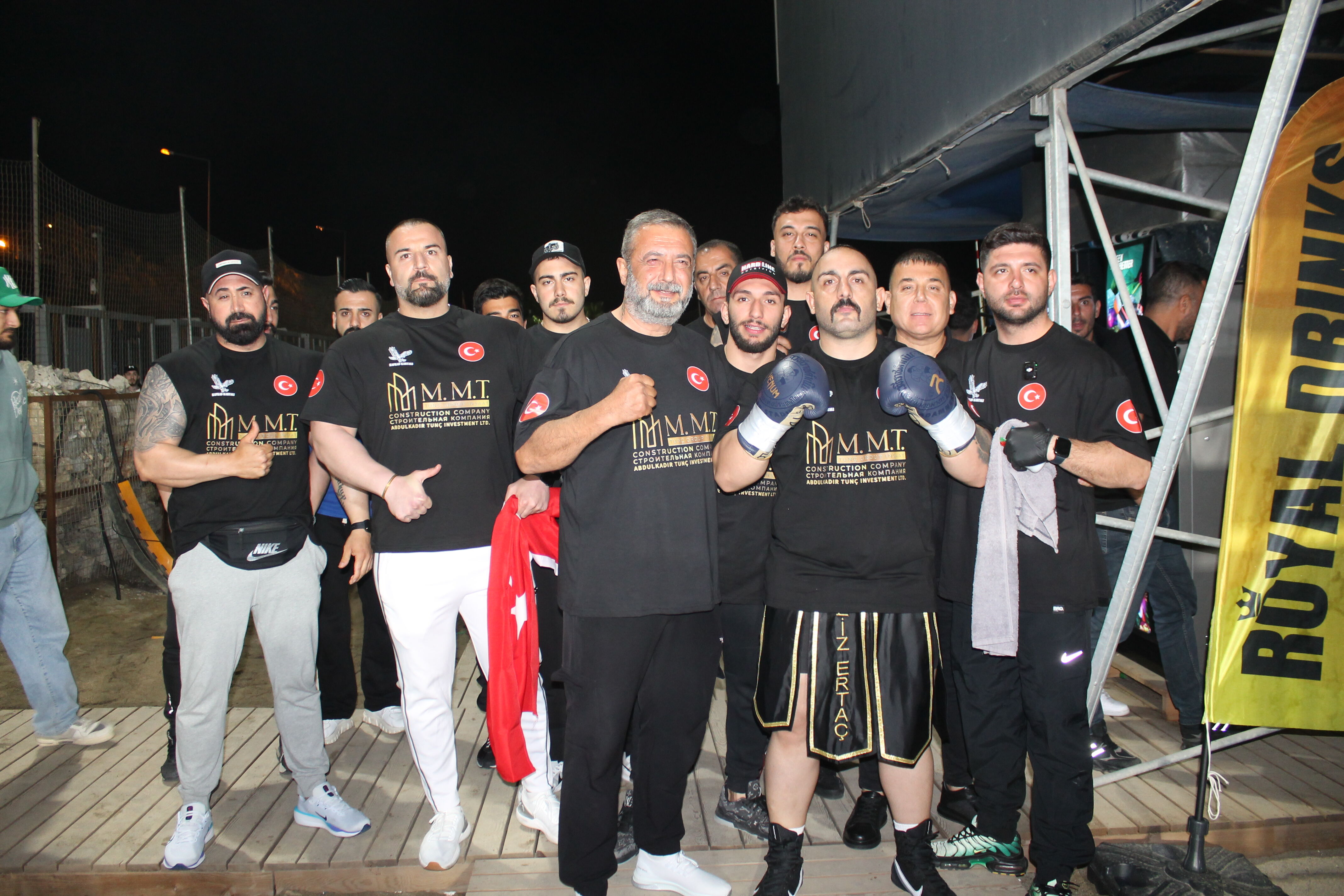 Aziz Ertaç Ve Ekibi