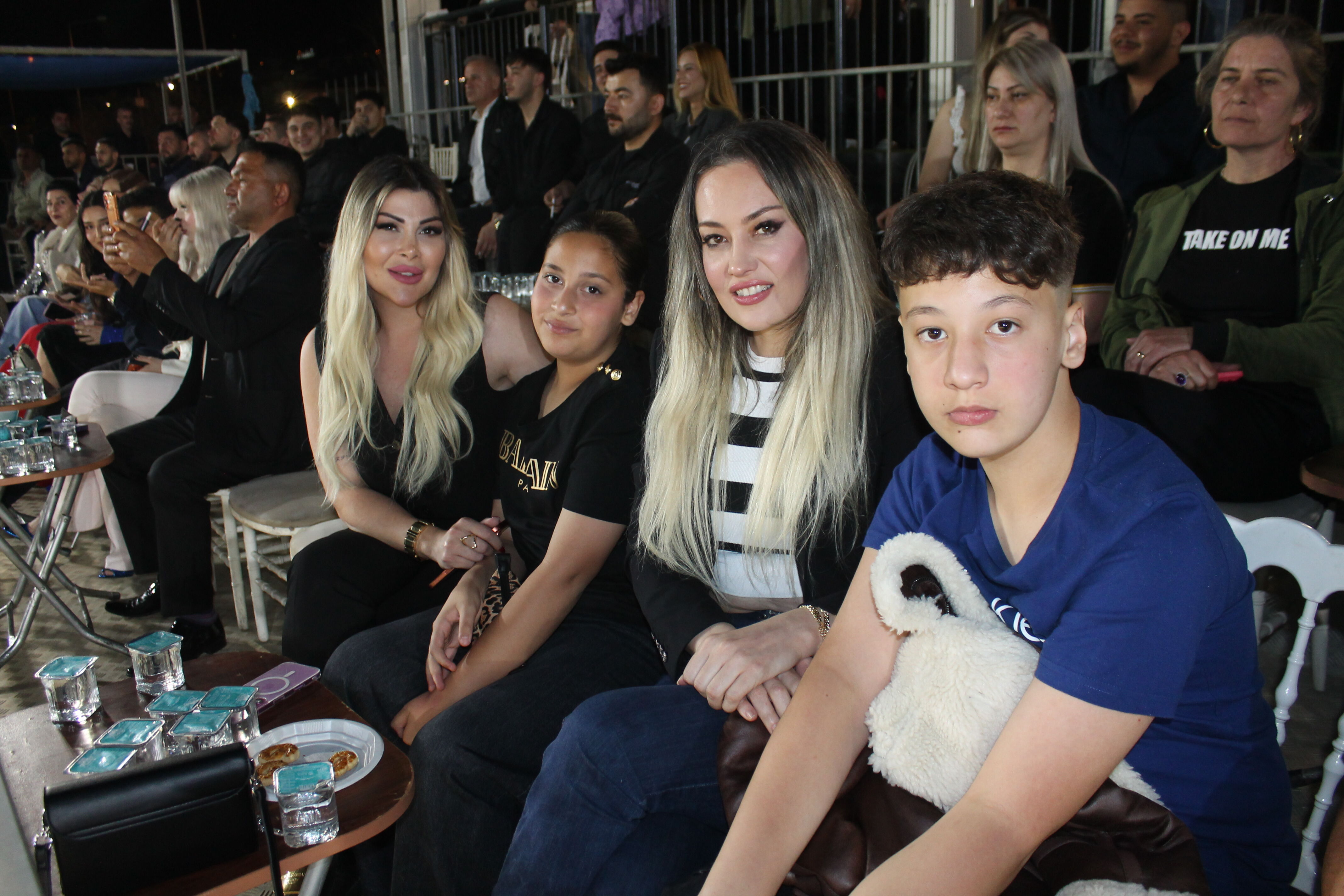 Boz Kuyumculuk Sahibi Beda Boz Ve Misafirleri