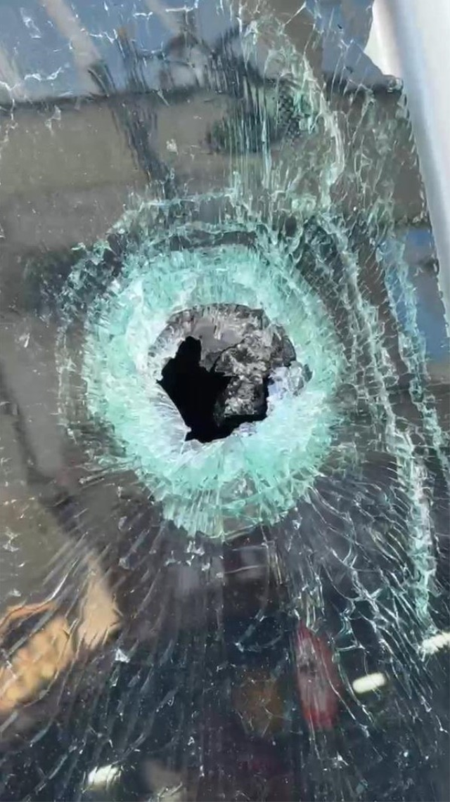 Kufurlu Konusan Gencleri Uyara 19790236 4947 2 M