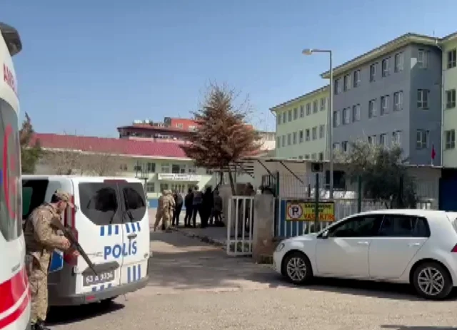 Sanliufrada Liseye Silahli Bas 19747534 9194 2 M