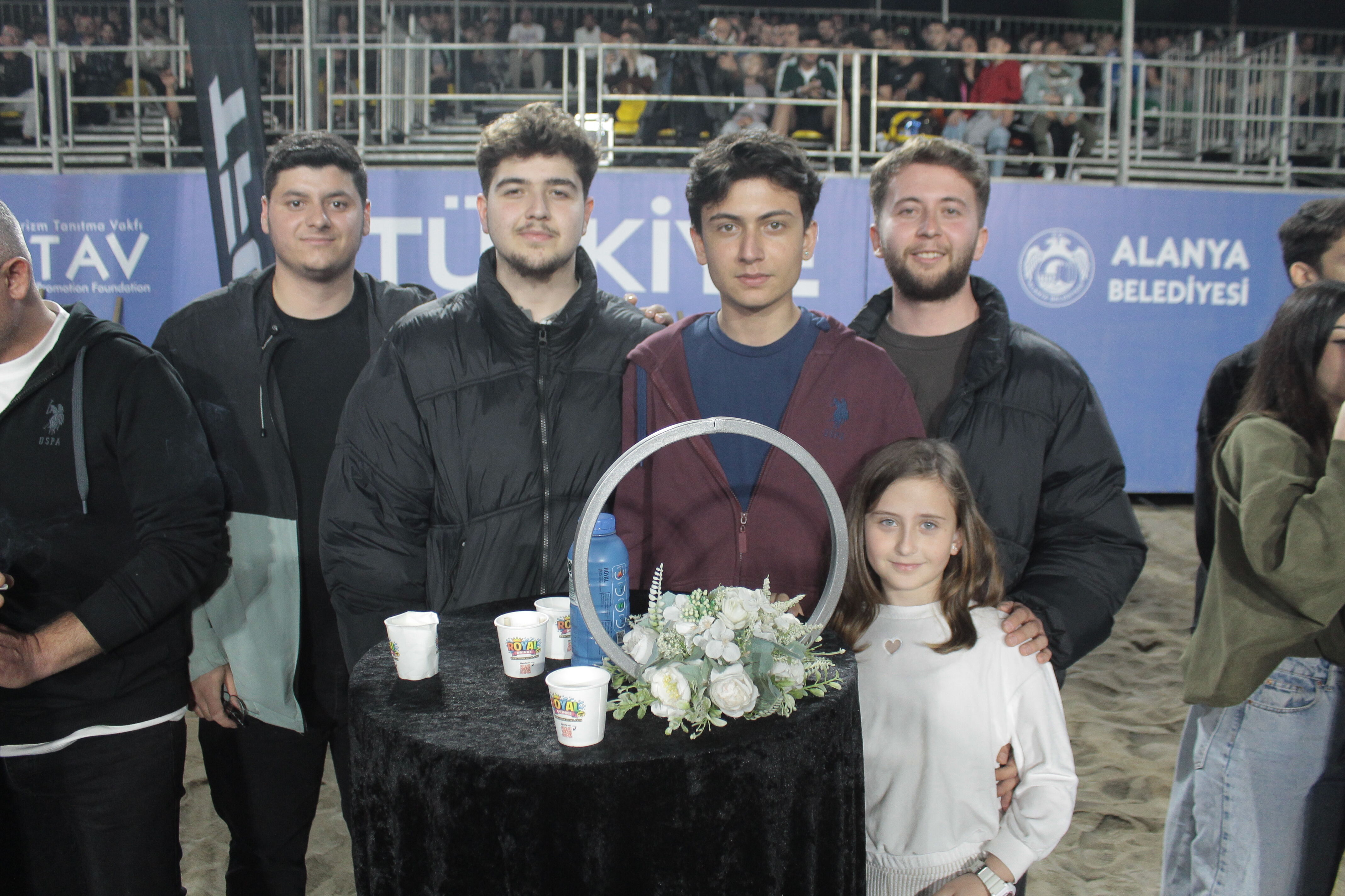 Tevfik Akgül Ve Arkadaşları