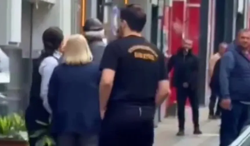 Otelde yüksek sesle ilişkiye giren komşularına isyan eden kadın