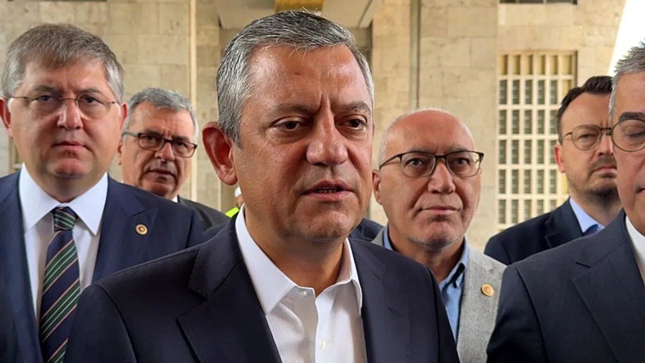 Özel'den kurultay iptali ve yeni parti iddialarına yanıt